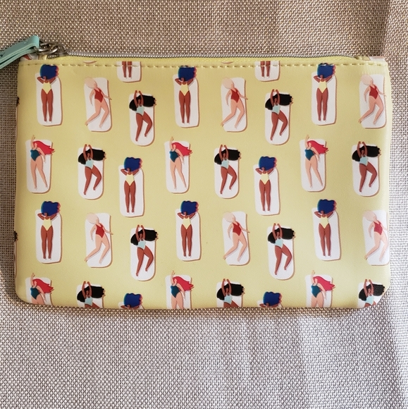 🏷 ipsy Bag Bundle 👝 - Picture 2 of 3